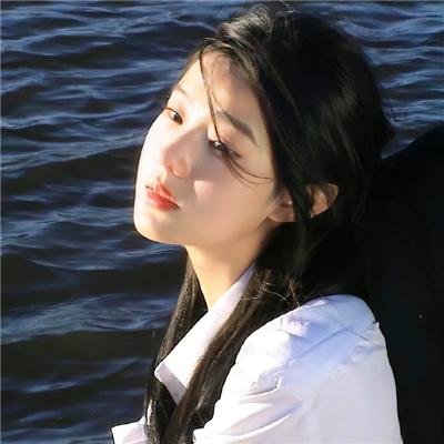 她嫁了个警察